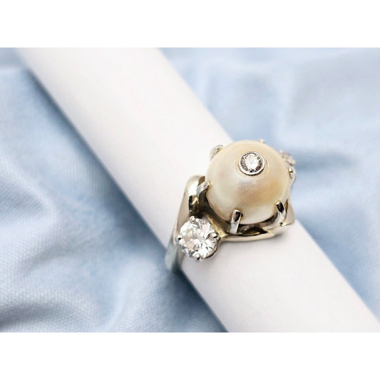 14K White Gold Pearl & Diamond Ring