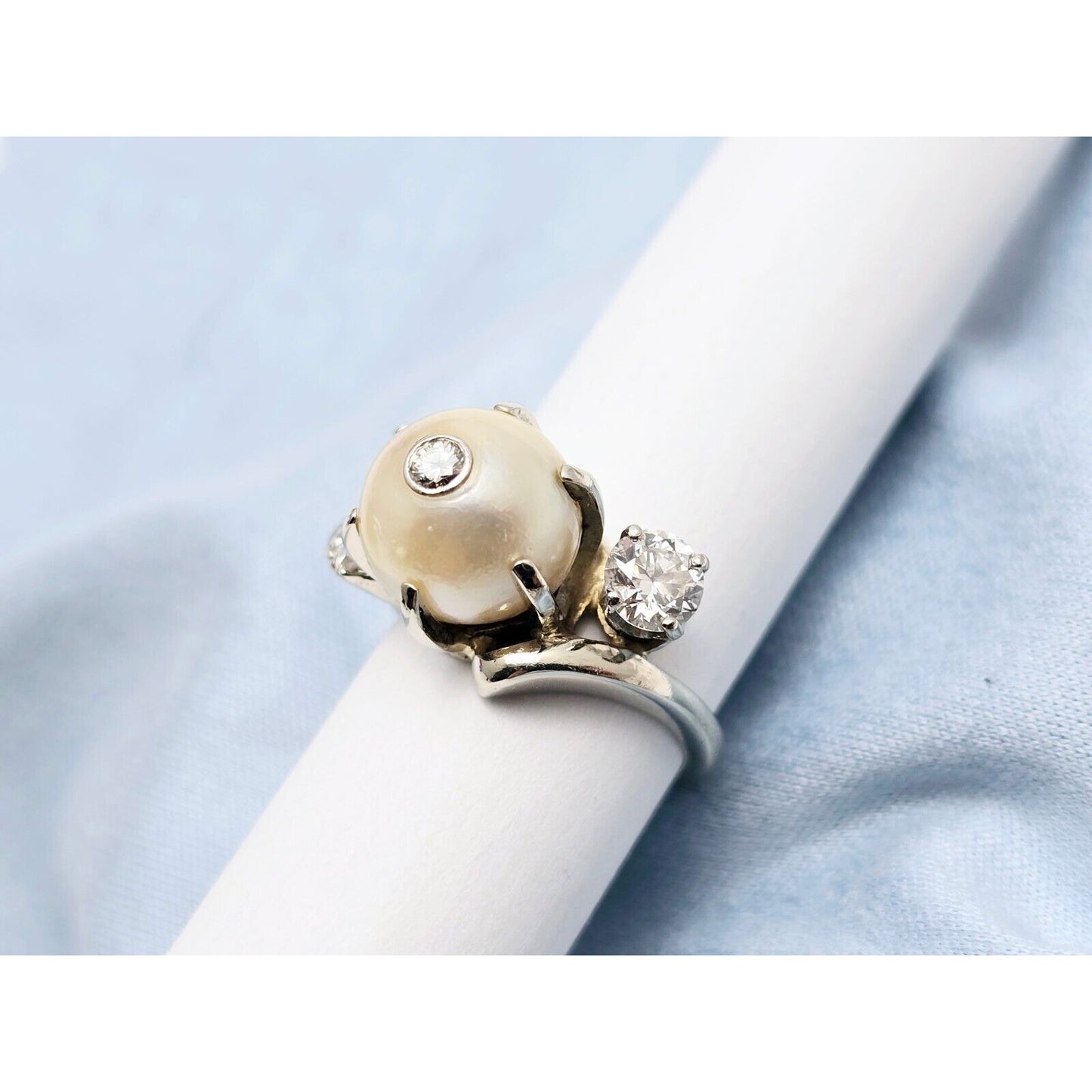 14K White Gold Pearl & Diamond Ring
