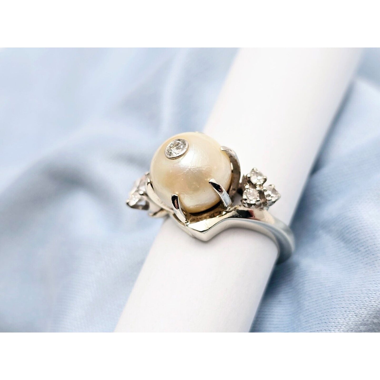 14K White Gold Pearl & Diamond Ring