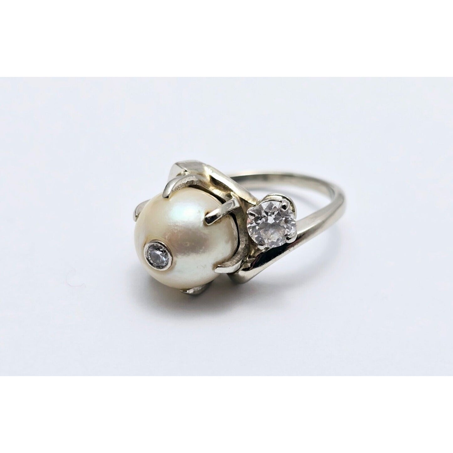 14K White Gold Pearl & Diamond Ring