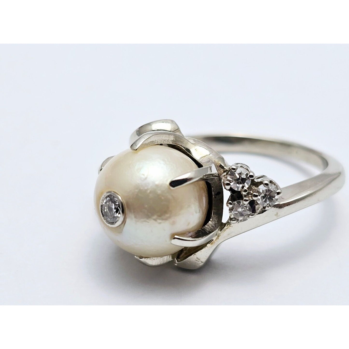 14K White Gold Pearl & Diamond Ring