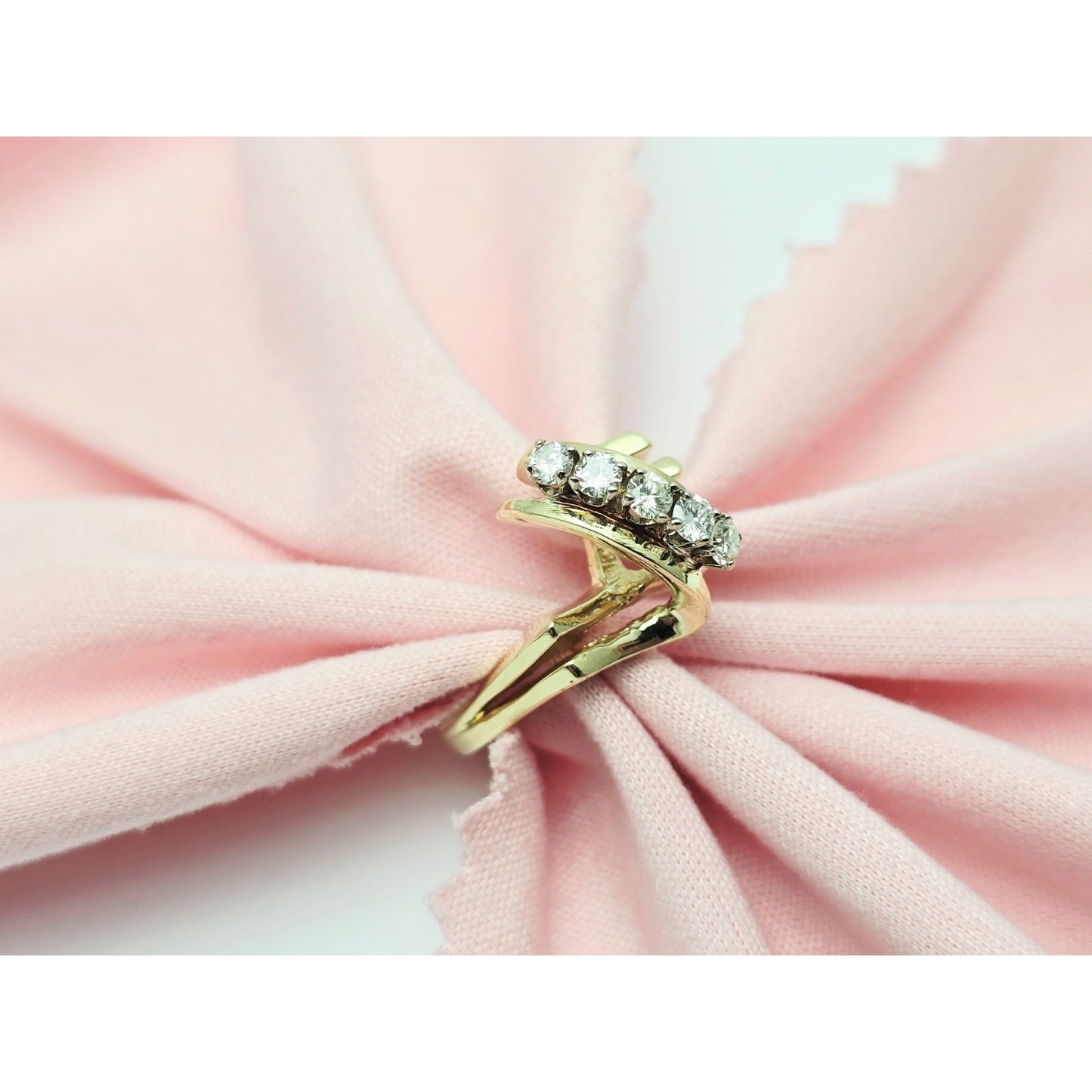 14K Yellow Gold 5 Round Diamond Ring