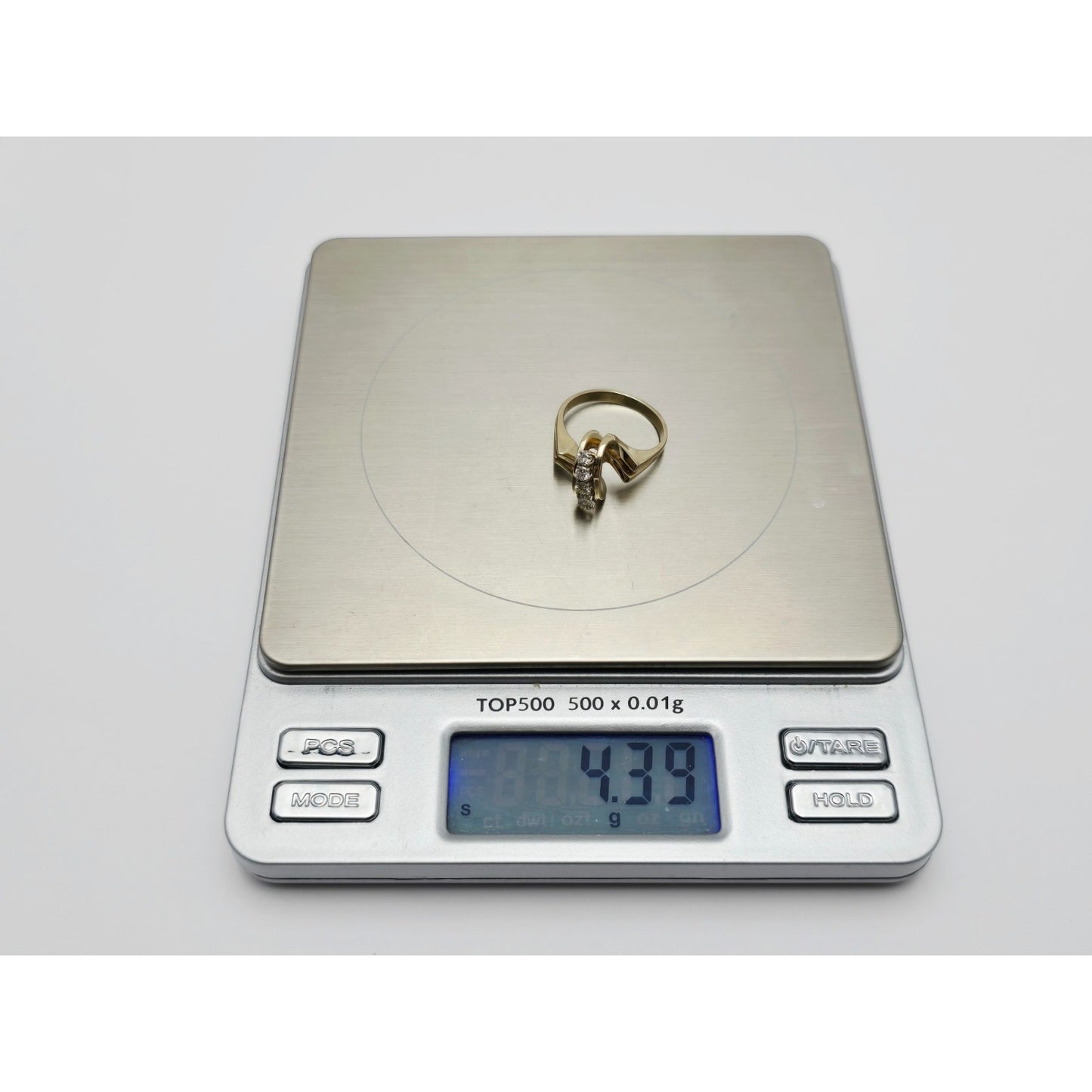 14K Yellow Gold 5 Round Diamond Ring