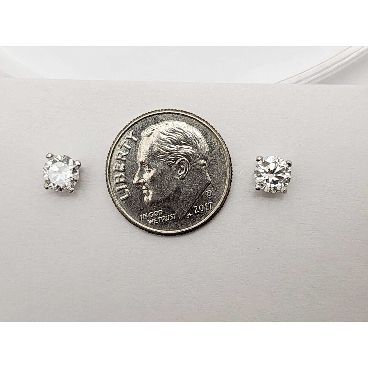 14K White Gold Round Cut Diamond Stud Earrings