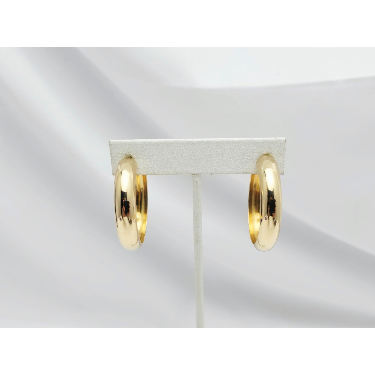 18K Yellow Gold Polished Rounded Hoop Earrings