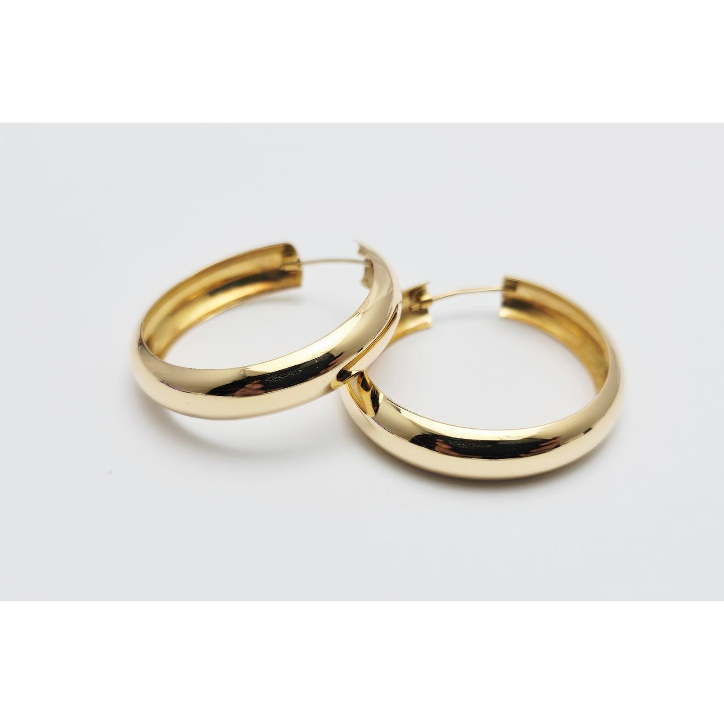 18K Yellow Gold Polished Rounded Hoop Earrings