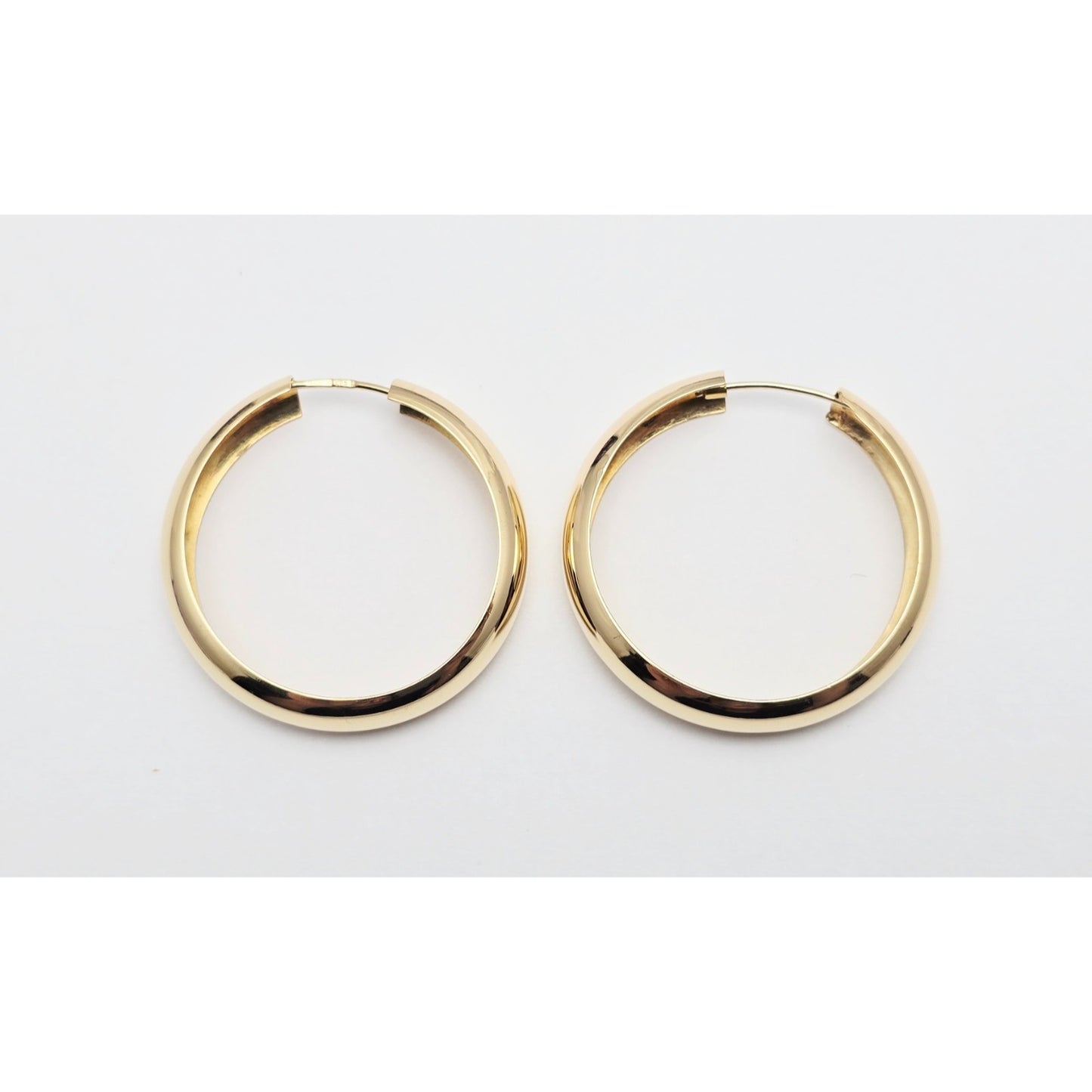18K Yellow Gold Polished Rounded Hoop Earrings
