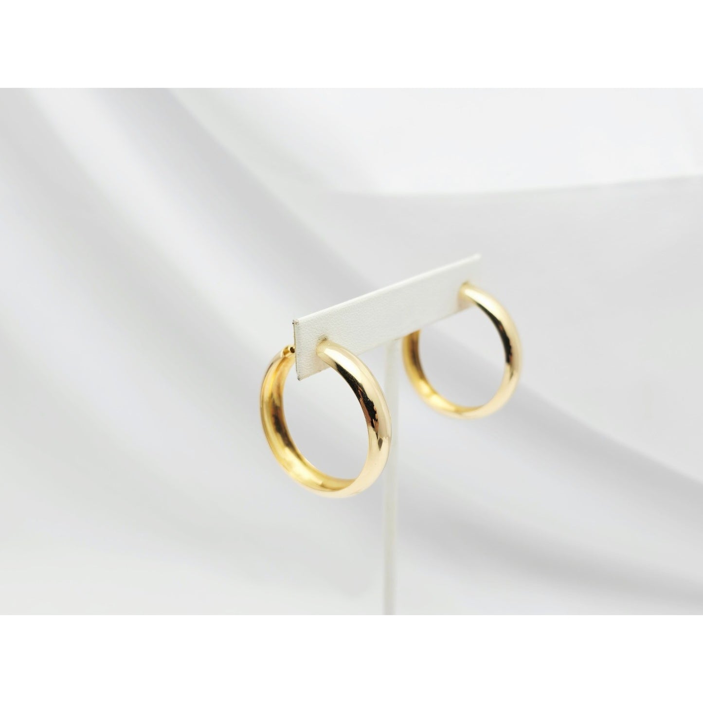 18K Yellow Gold Polished Rounded Hoop Earrings