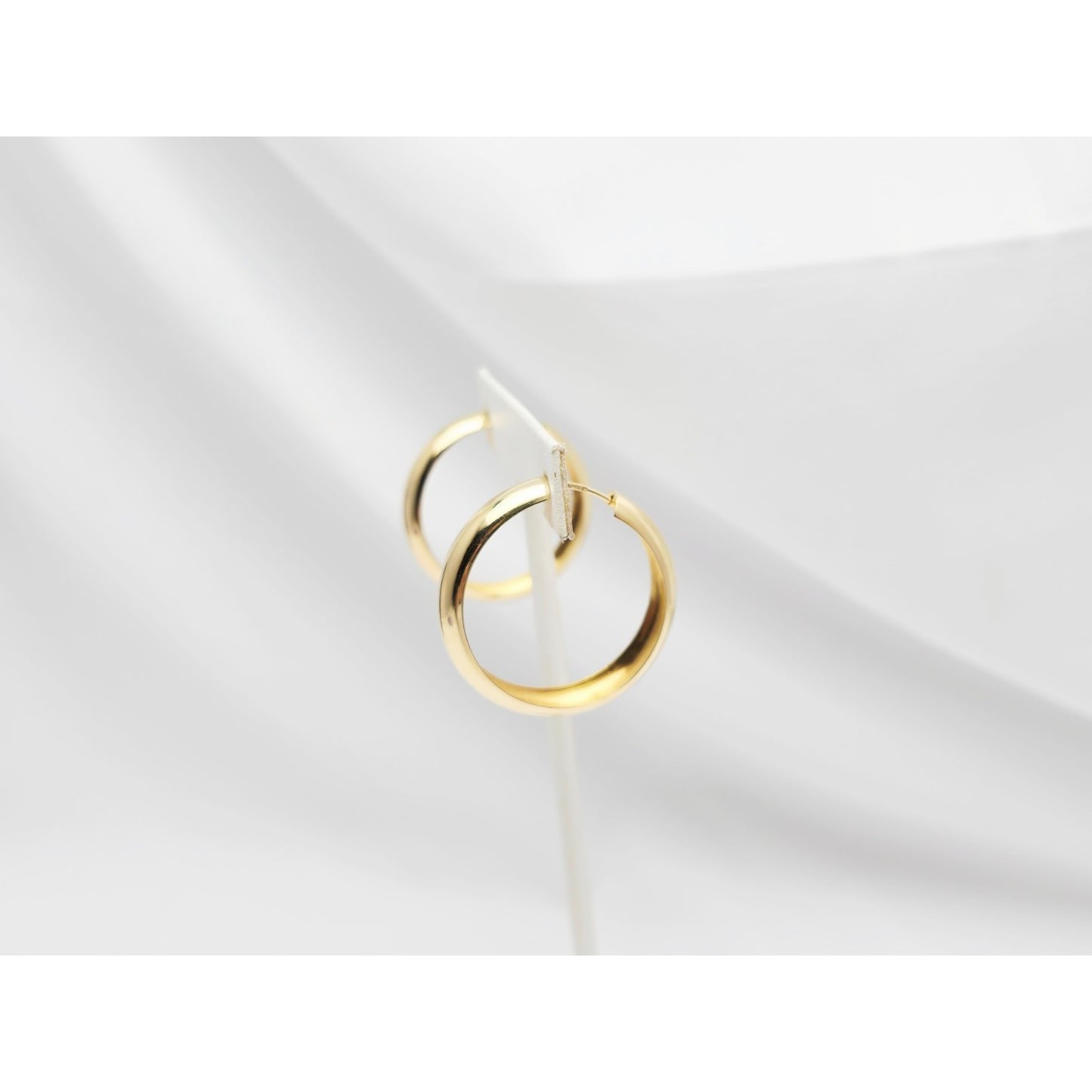 18K Yellow Gold Polished Rounded Hoop Earrings