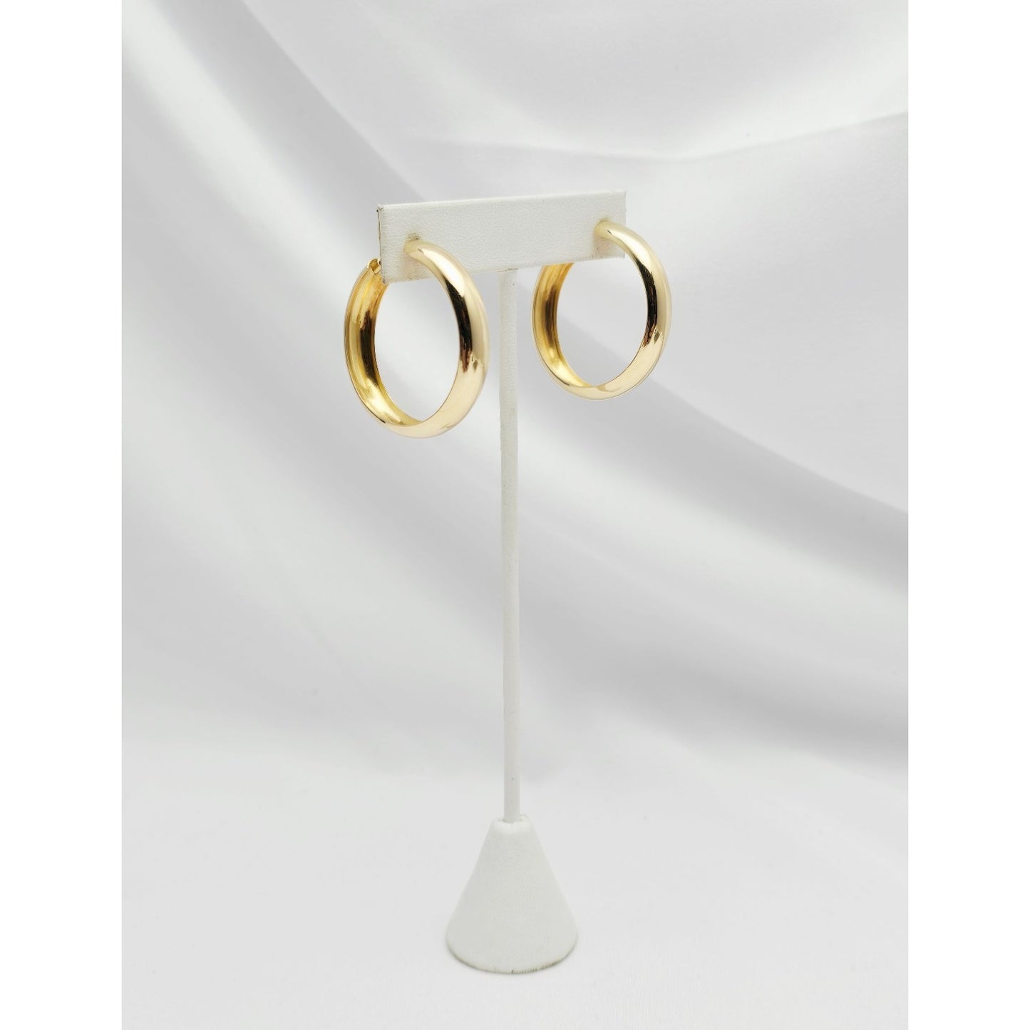 18K Yellow Gold Polished Rounded Hoop Earrings