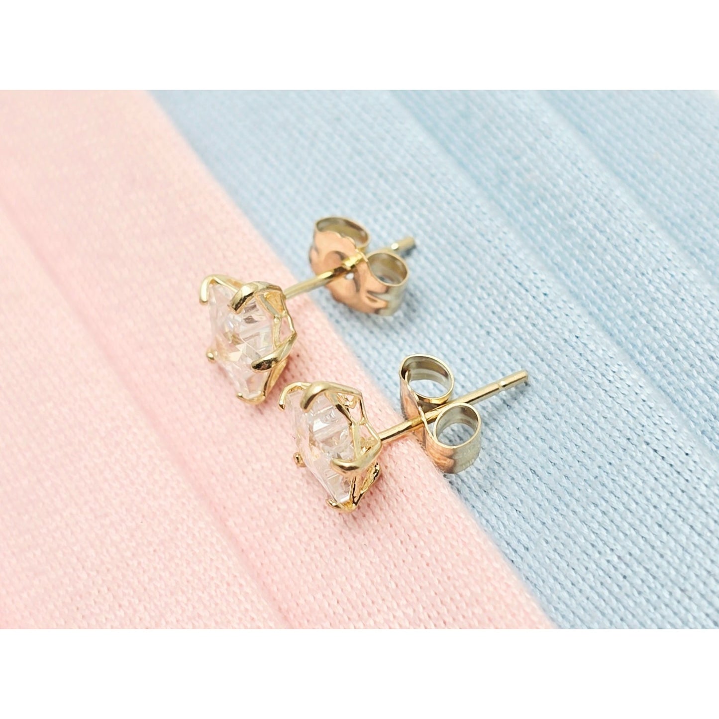 14K Yellow Gold Star Shaped CZ Stud Earrings