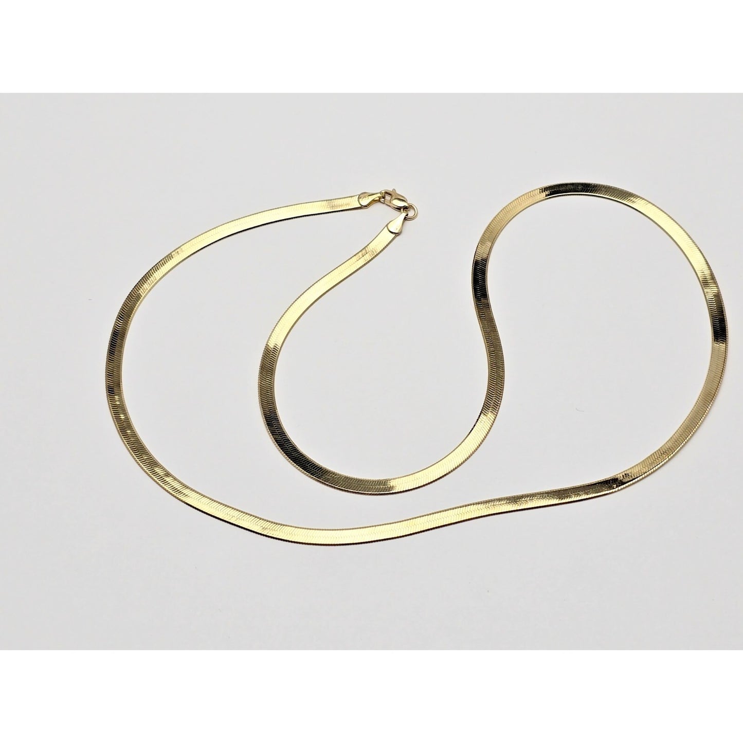 14K Yellow Gold Herringbone Chain Necklace