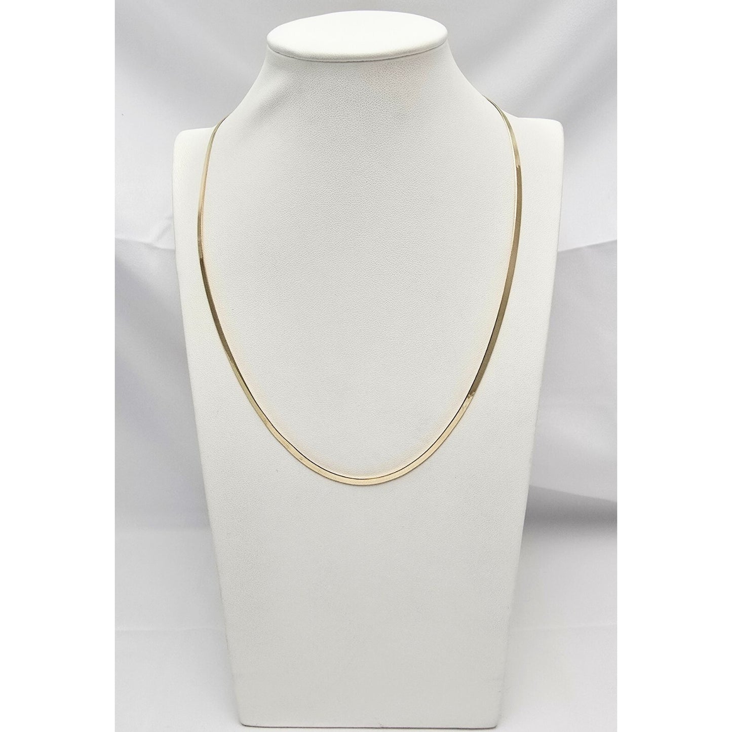 14K Yellow Gold Herringbone Chain Necklace