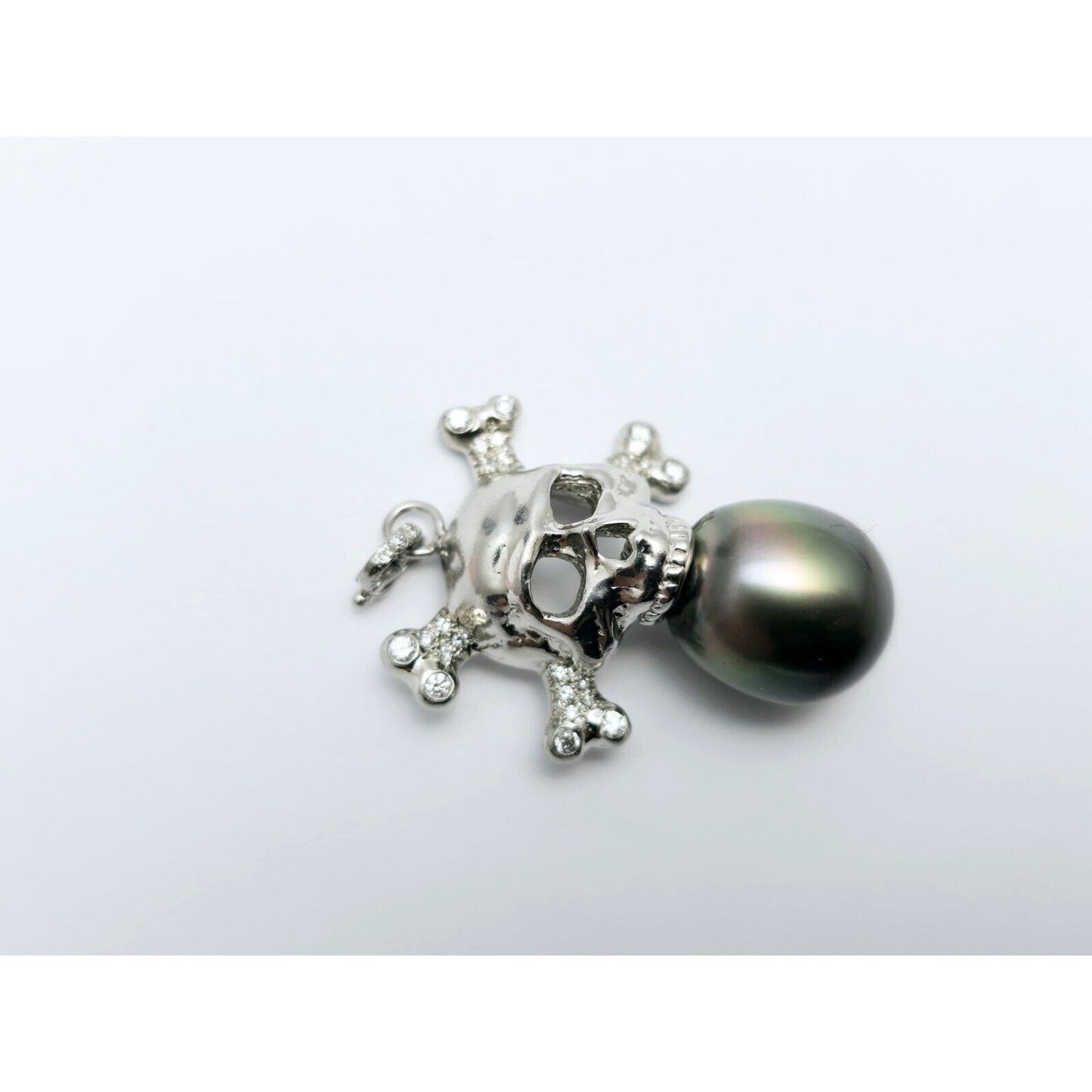 Erica Courtney 900 Platinum Tahitian Pearl Diamond Skull Charm Pendant