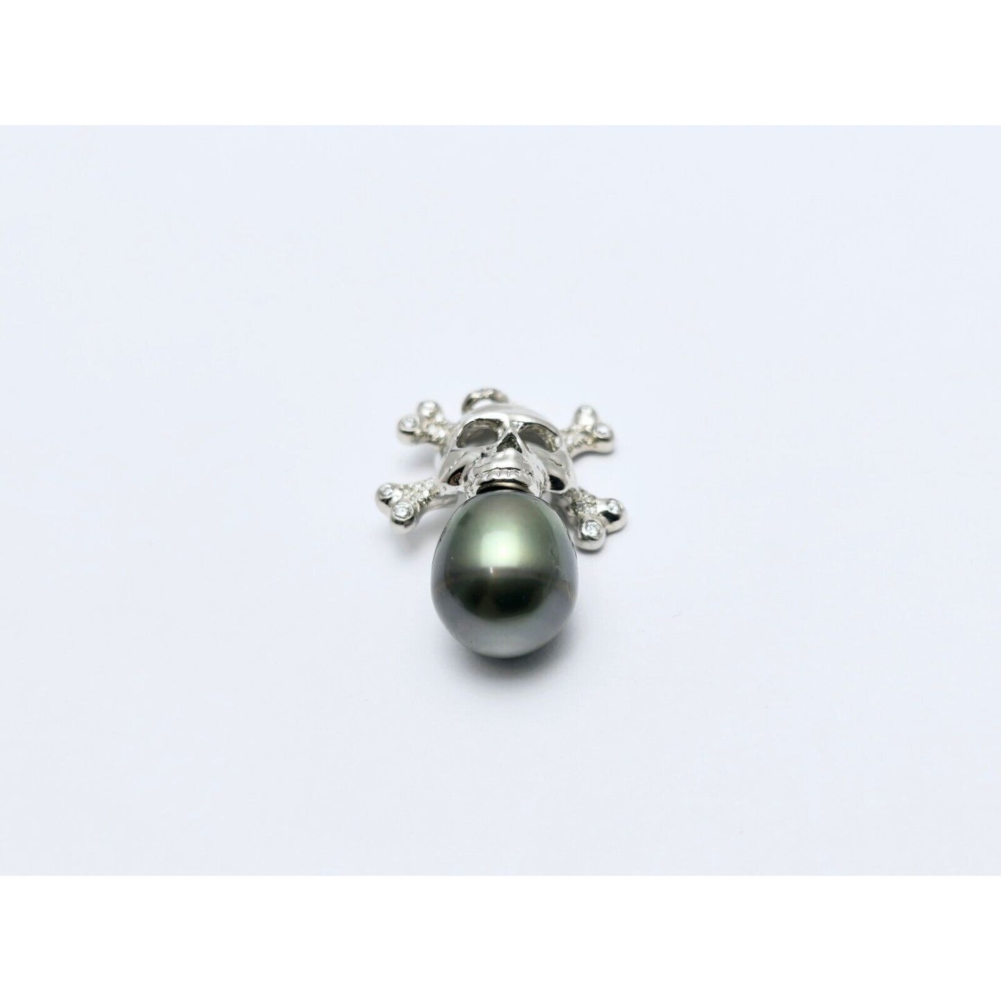 Erica Courtney 900 Platinum Tahitian Pearl Diamond Skull Charm Pendant