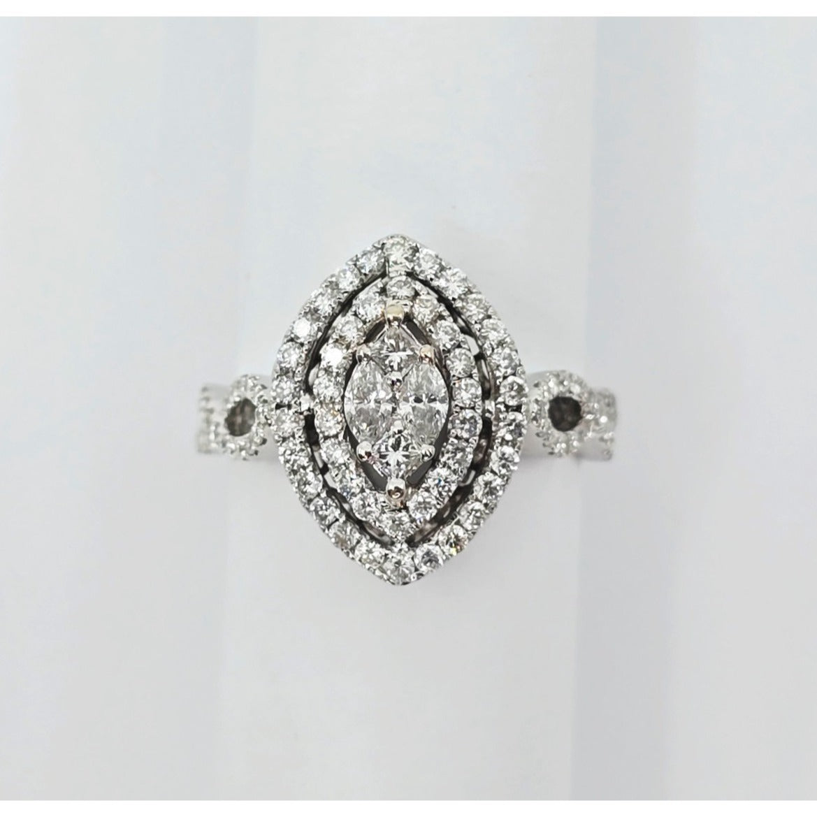 18K White Gold Diamond Engagement Marquise Shaped Ring