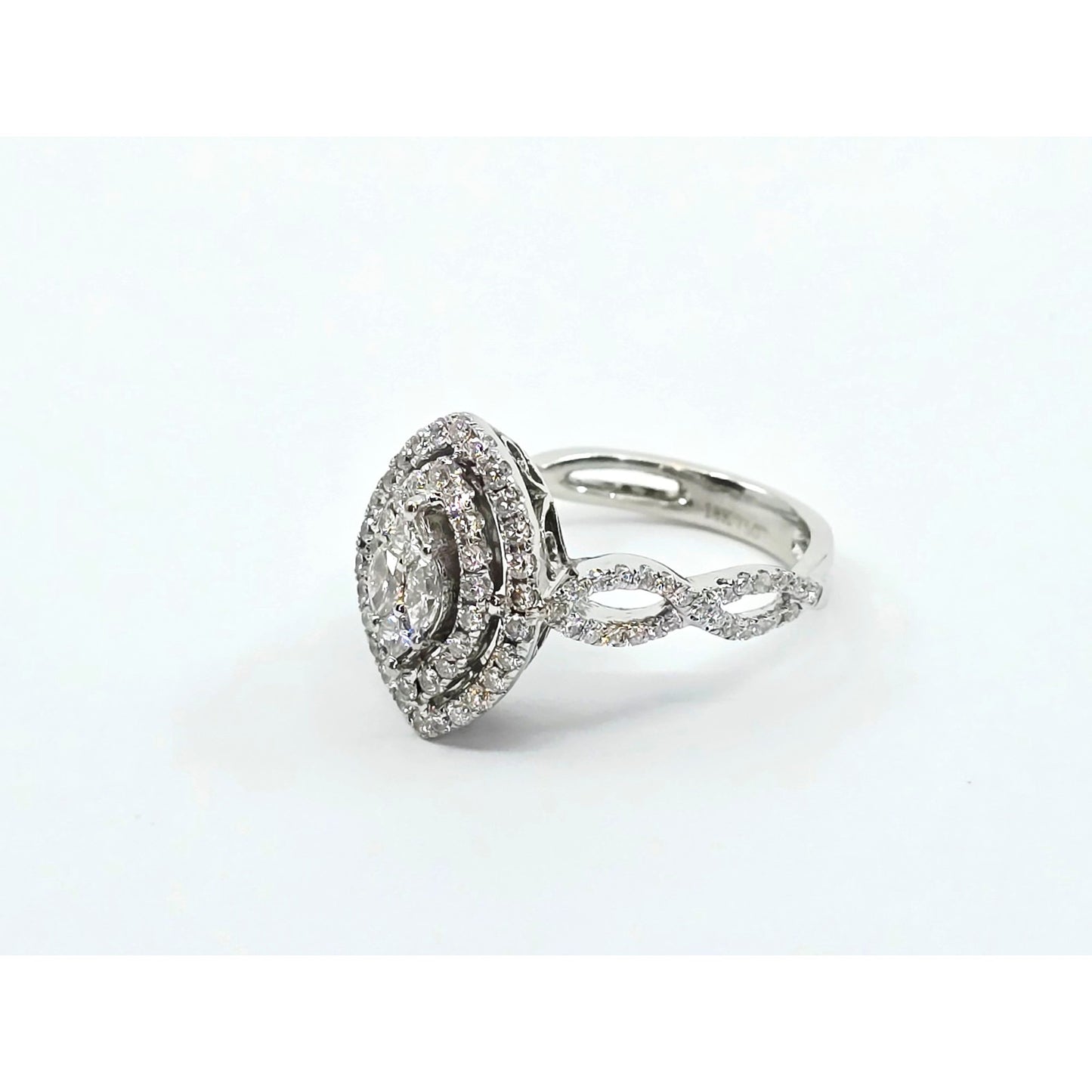 18K White Gold Diamond Engagement Marquise Shaped Ring