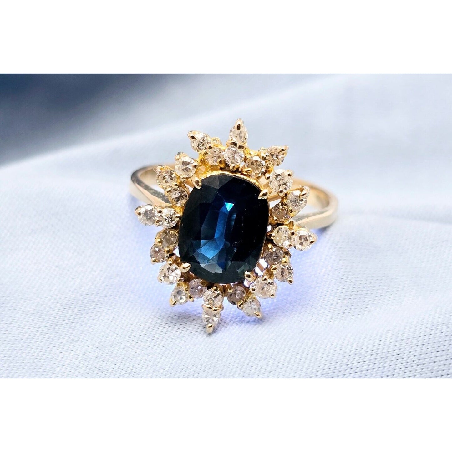 18K Yellow Gold Oval Sapphire & Round Diamond Ring