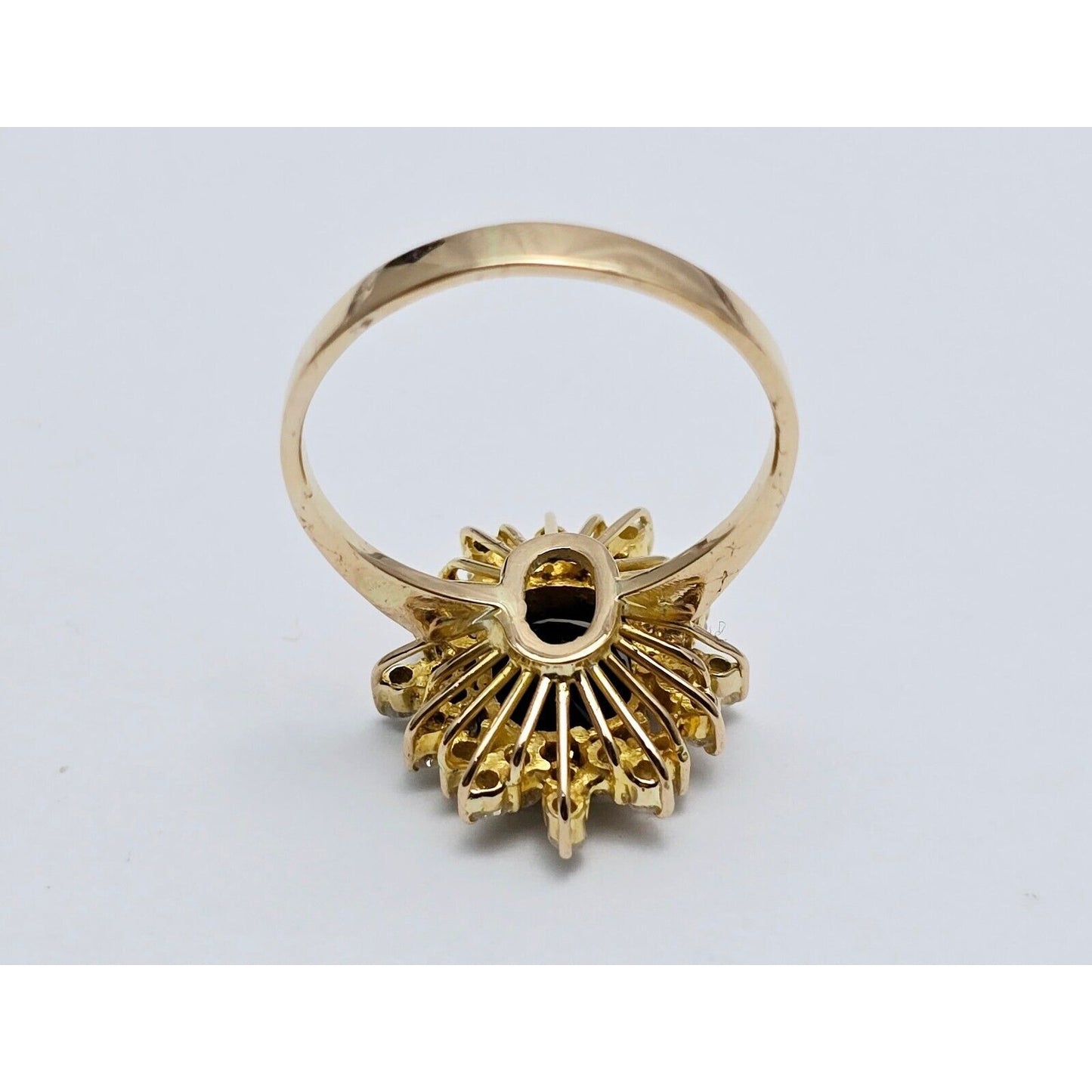 18K Yellow Gold Oval Sapphire & Round Diamond Ring