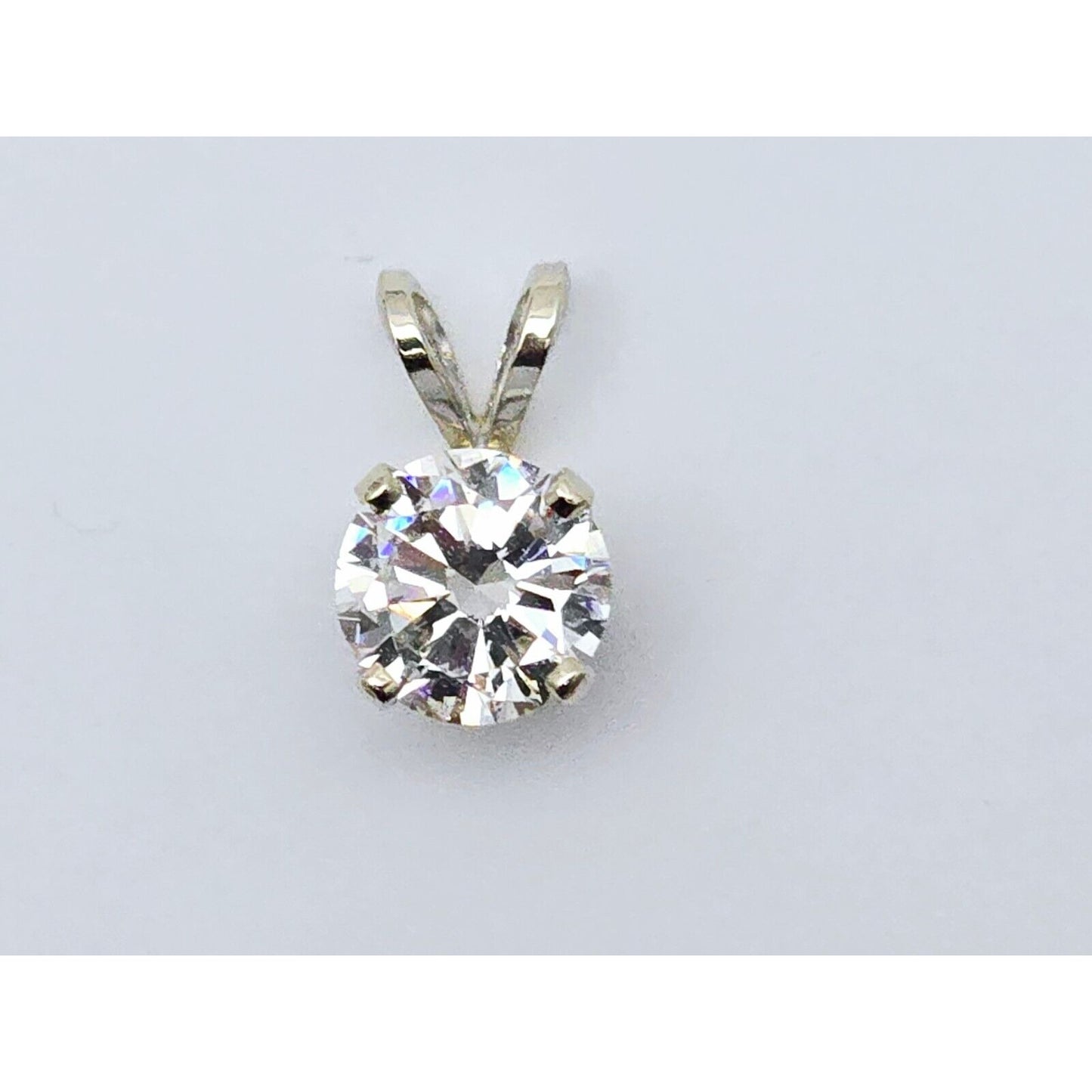 14K White Gold 4 Prong Wire Basket Diamond Classic Charm Pendant