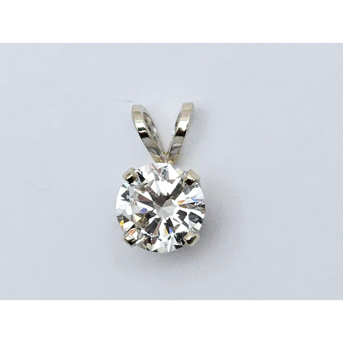14K White Gold 4 Prong Wire Basket Diamond Classic Charm Pendant