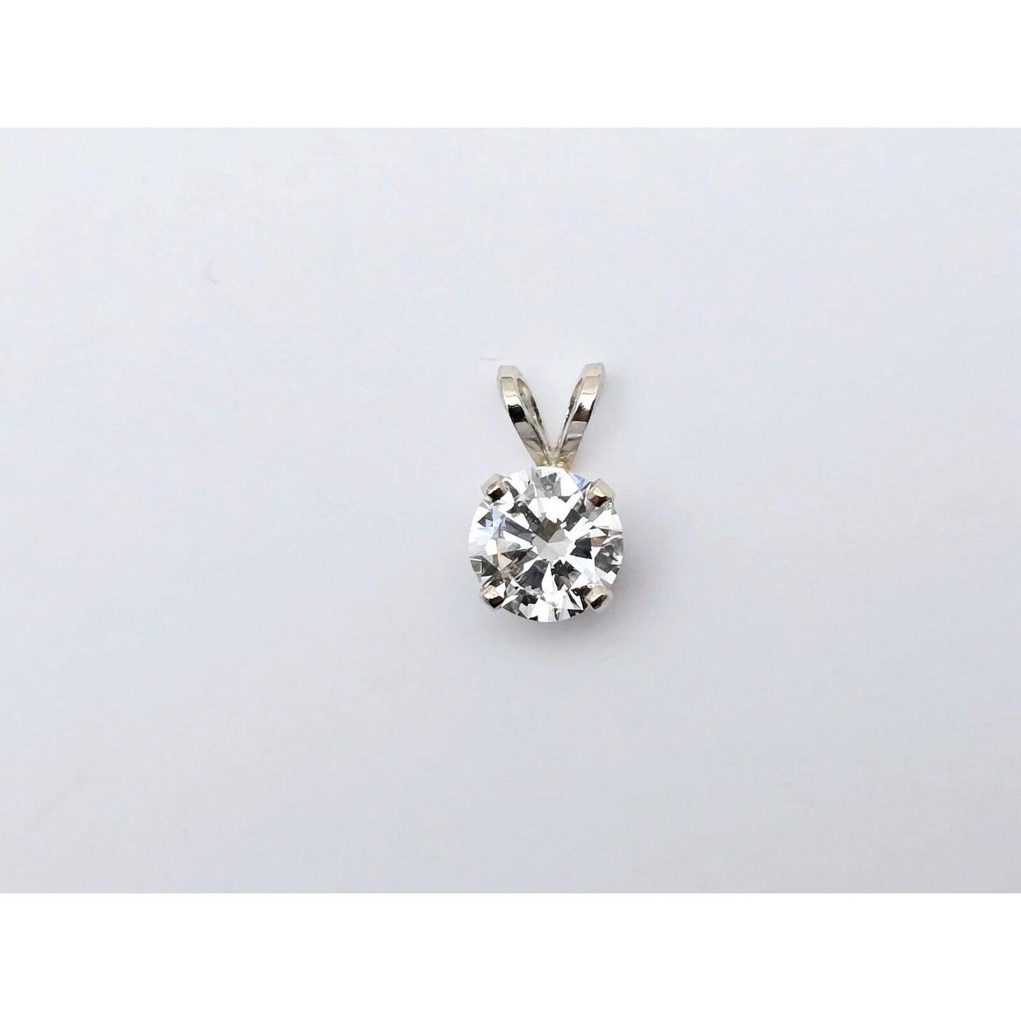 14K White Gold 4 Prong Wire Basket Diamond Classic Charm Pendant