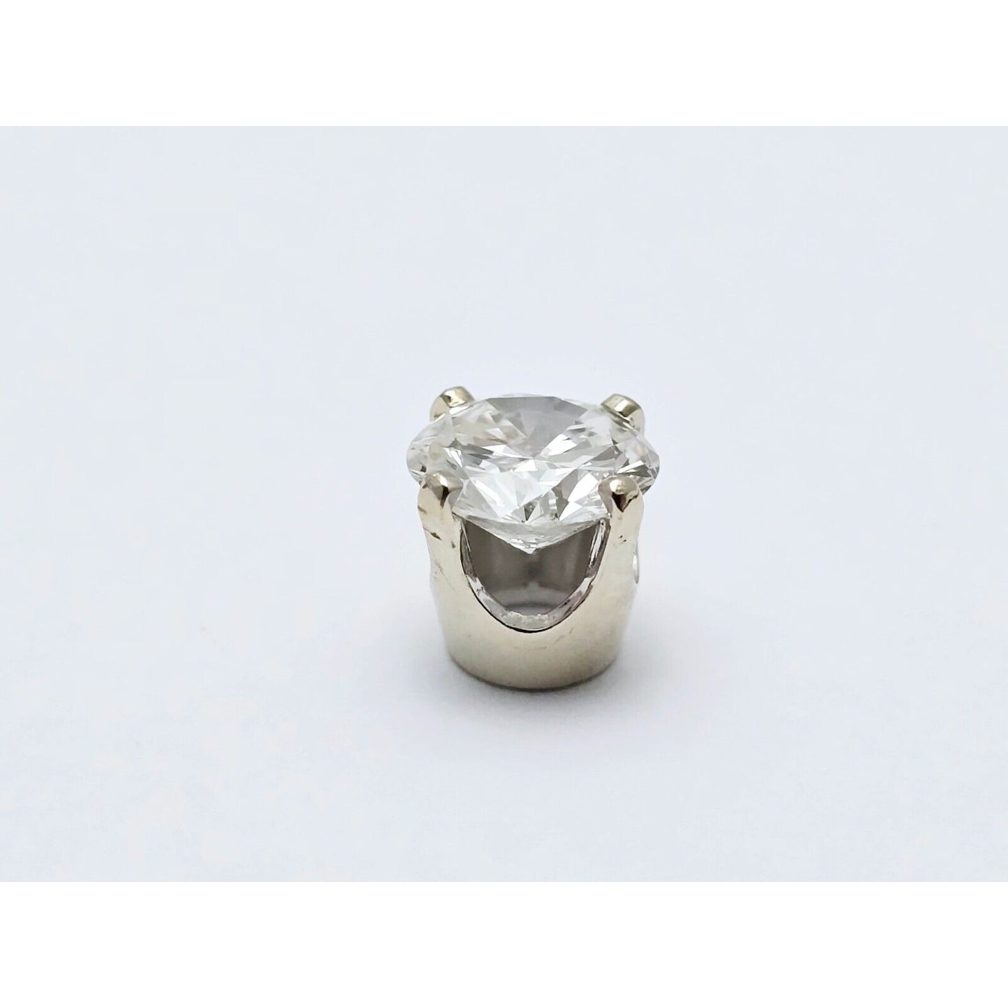 14K White Gold 4 Prong Wire Basket Diamond Classic Charm Pendant