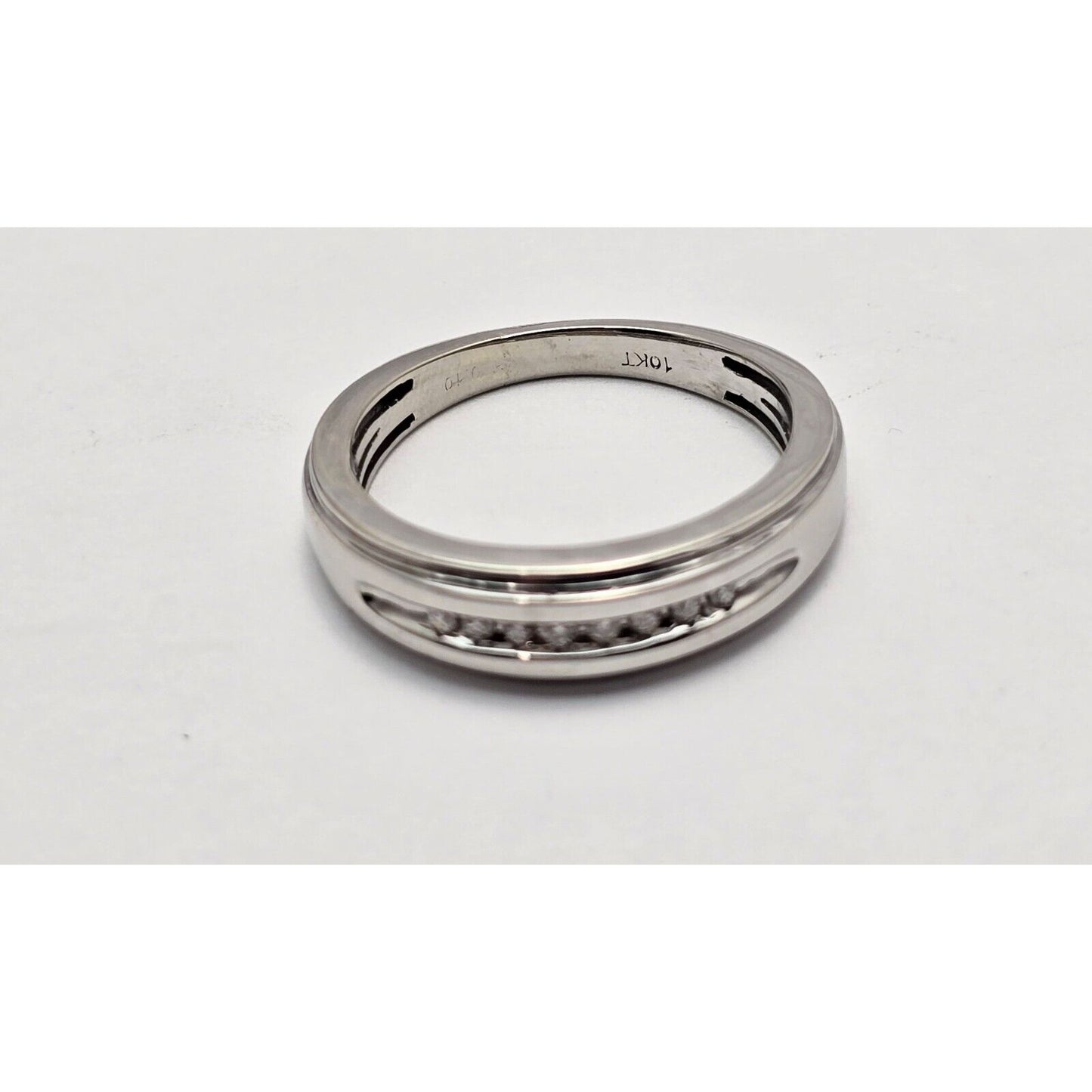 10K White Gold Single Row Diamond Wedding Band Ring