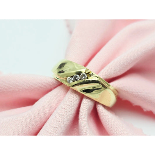 18K Yellow Gold 3 Stone Diamond Band Ring