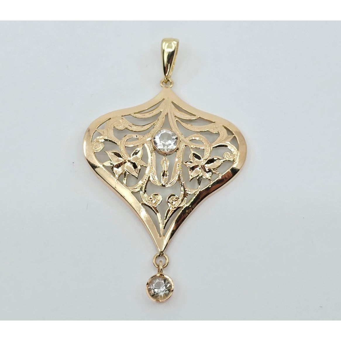 Vintage 14K Yellow Gold Diamond Cut Drop Dangle Charm Pendant