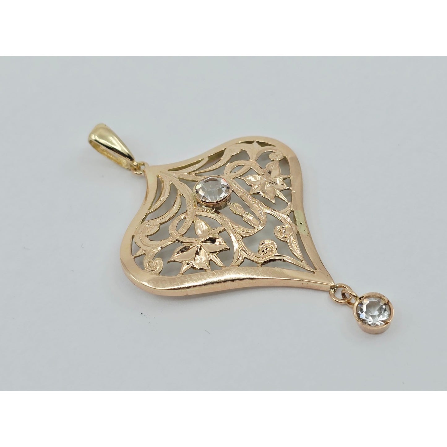 Vintage 14K Yellow Gold Diamond Cut Drop Dangle Charm Pendant