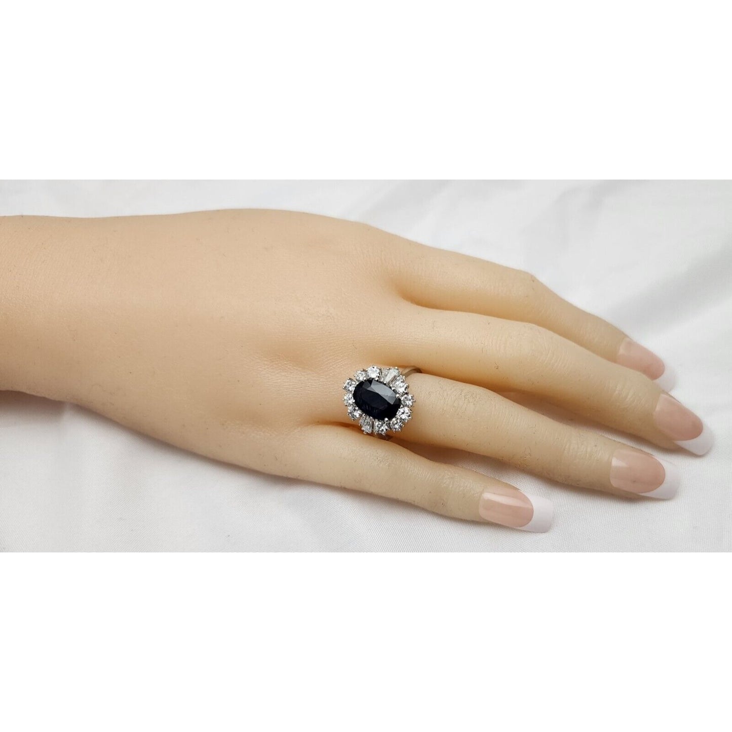 18K White Gold Sapphire & Diamond Ring