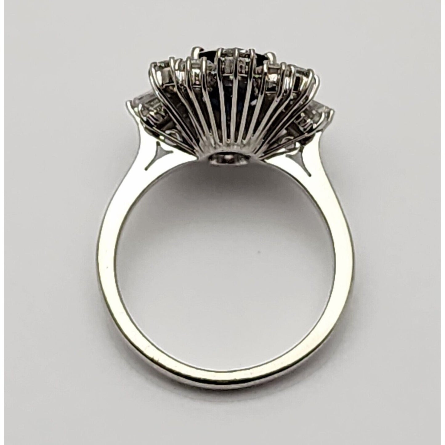 18K White Gold Sapphire & Diamond Ring