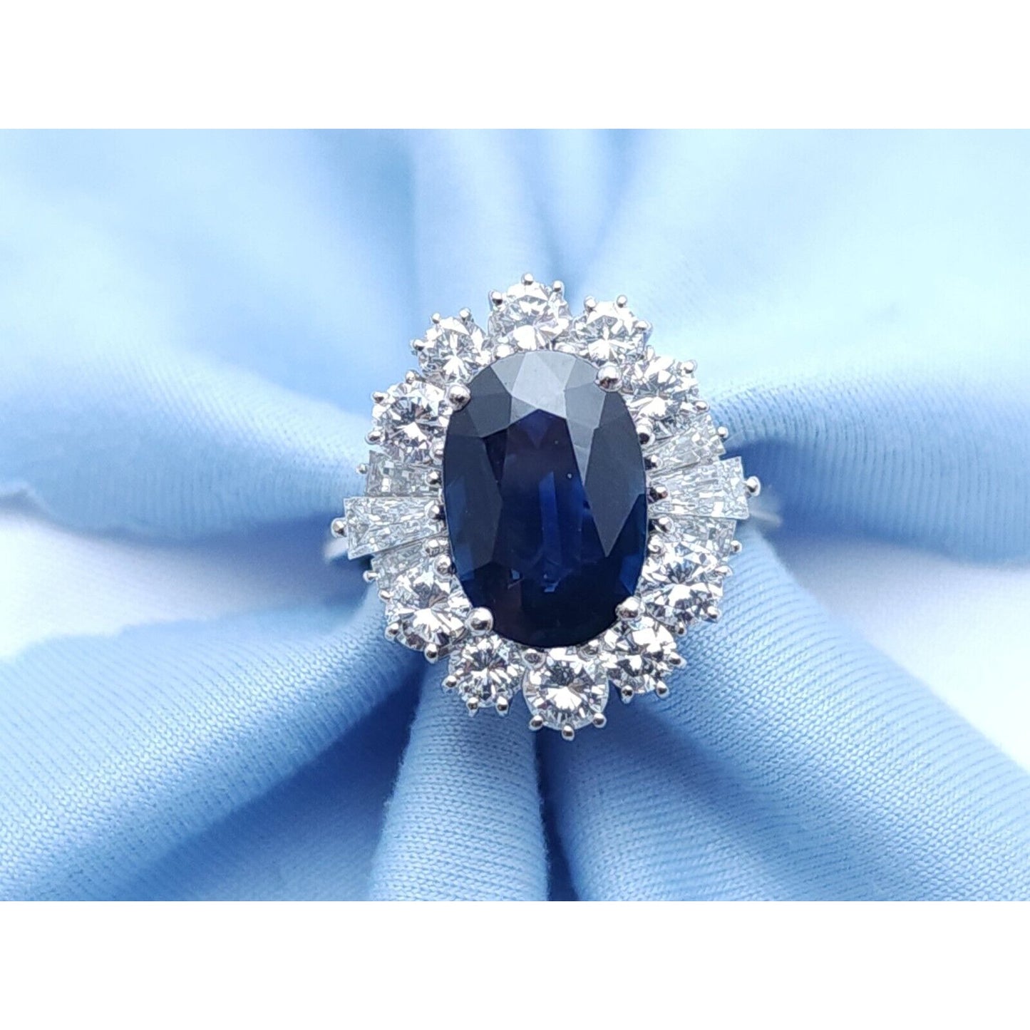 18K White Gold Sapphire & Diamond Ring