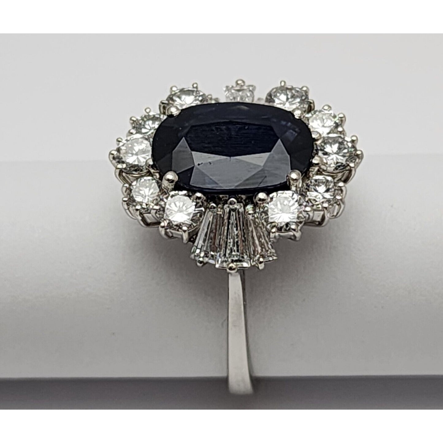 18K White Gold Sapphire & Diamond Ring