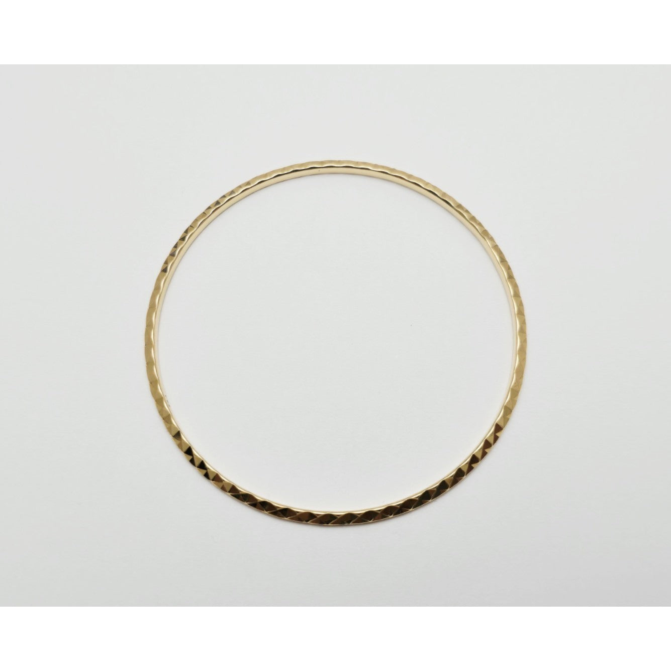 17K Yellow Gold Diamond Cut Bangle Bracelet