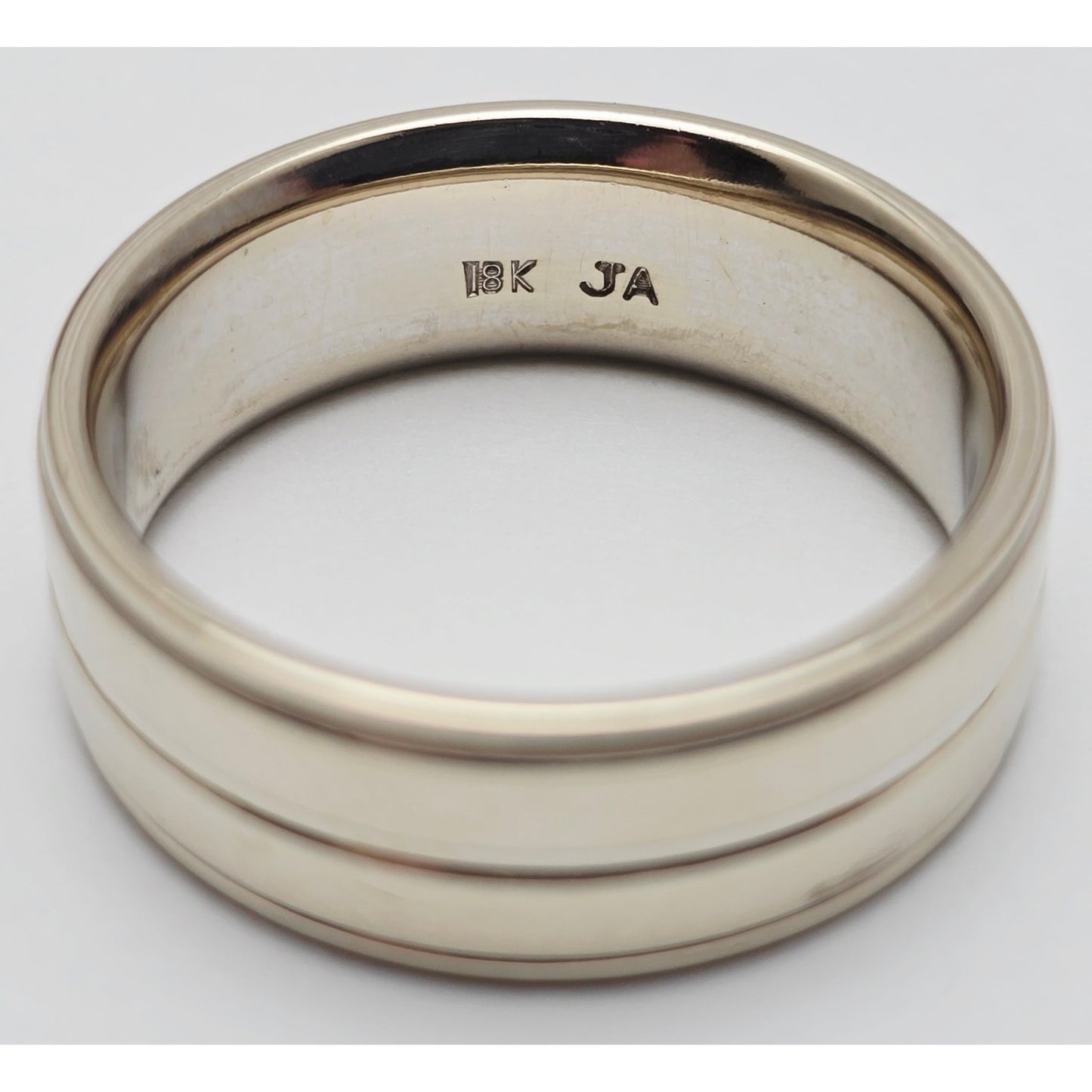 18K White Gold Polished Lined Wedding Band Ring