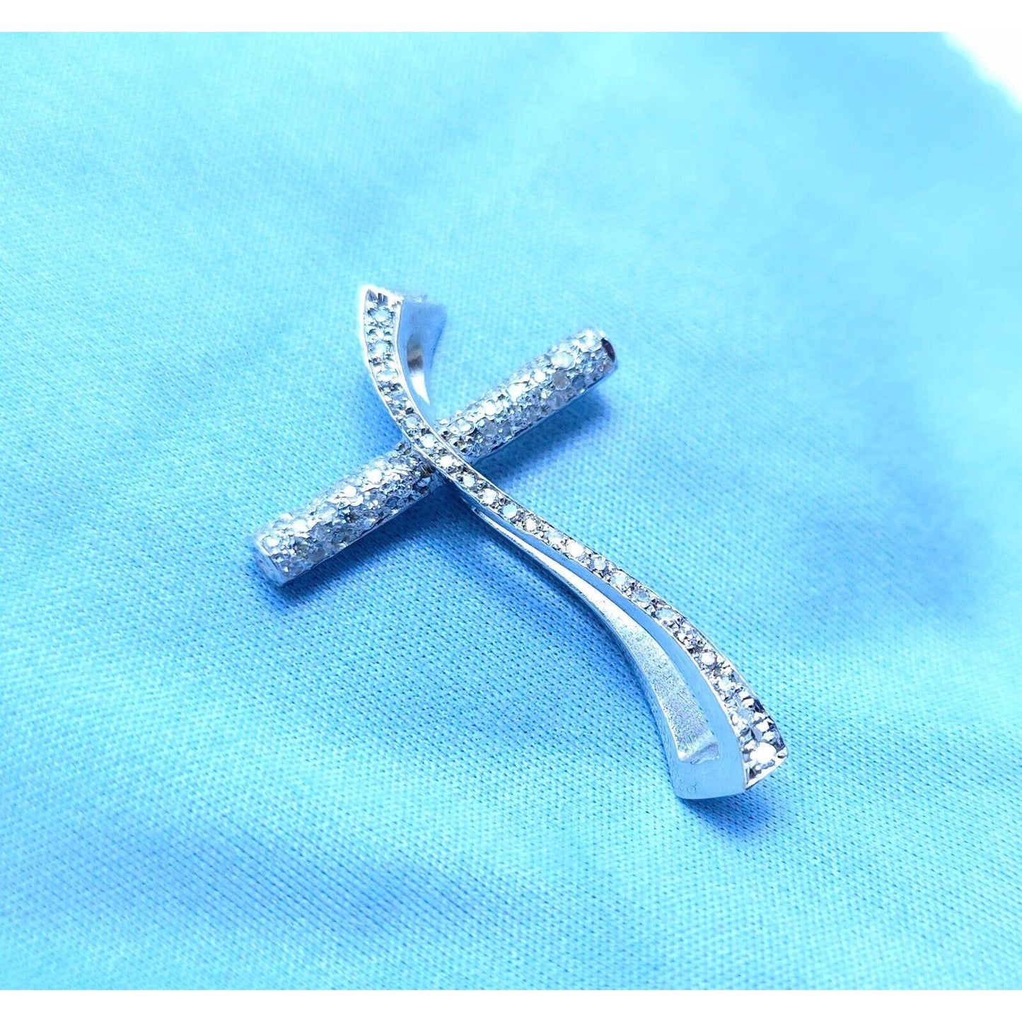 14K White Gold Diamond Wavy Cross Pendant Charm