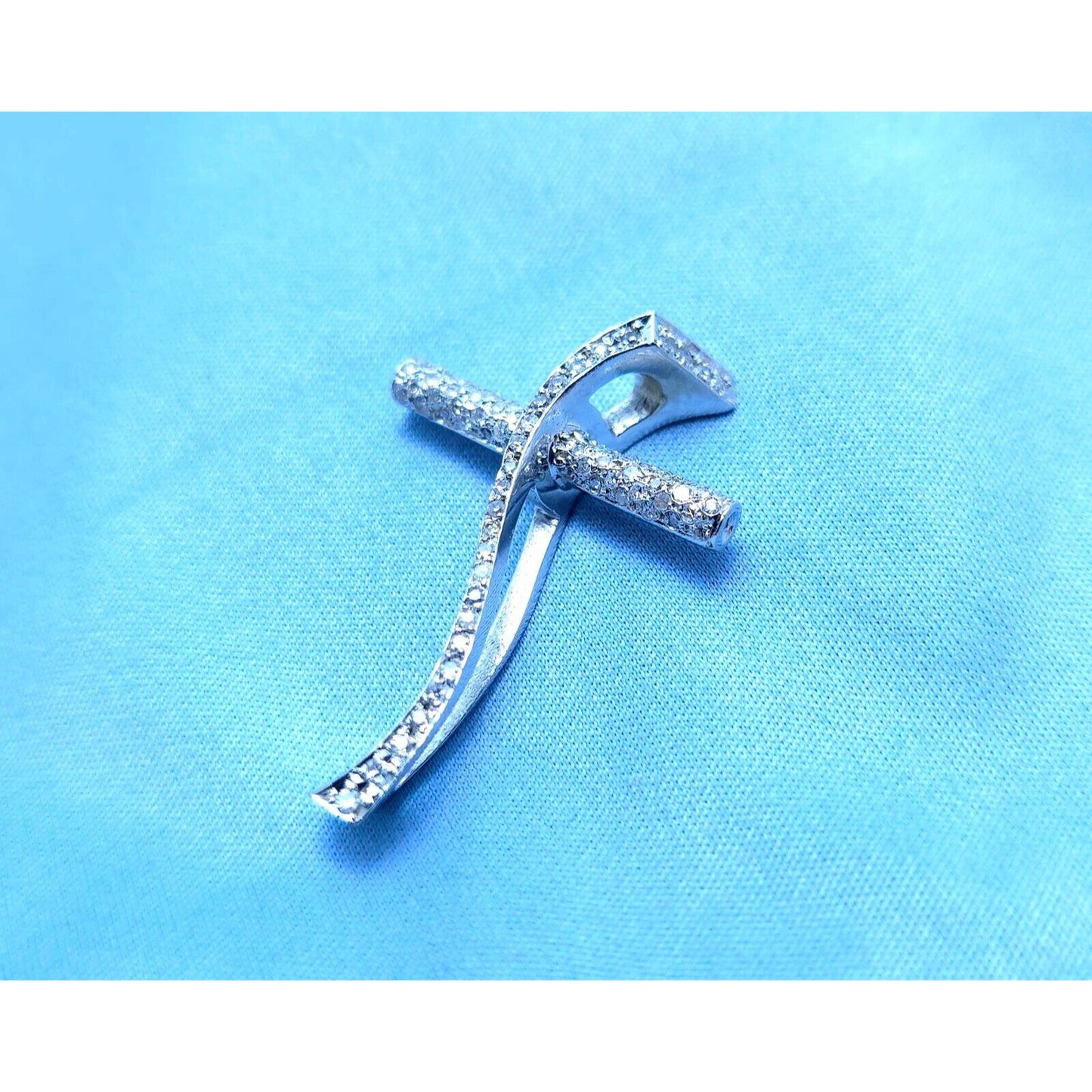 14K White Gold Diamond Wavy Cross Pendant Charm