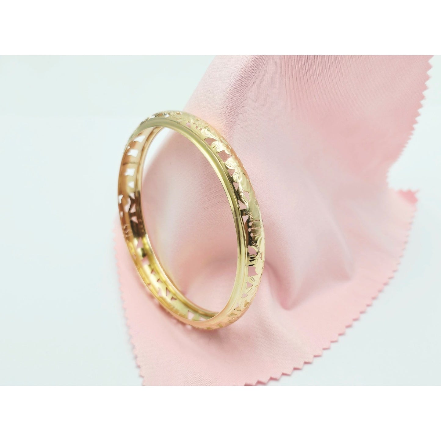 14K Yellow Gold Floral Engraved Bangle Bracelet