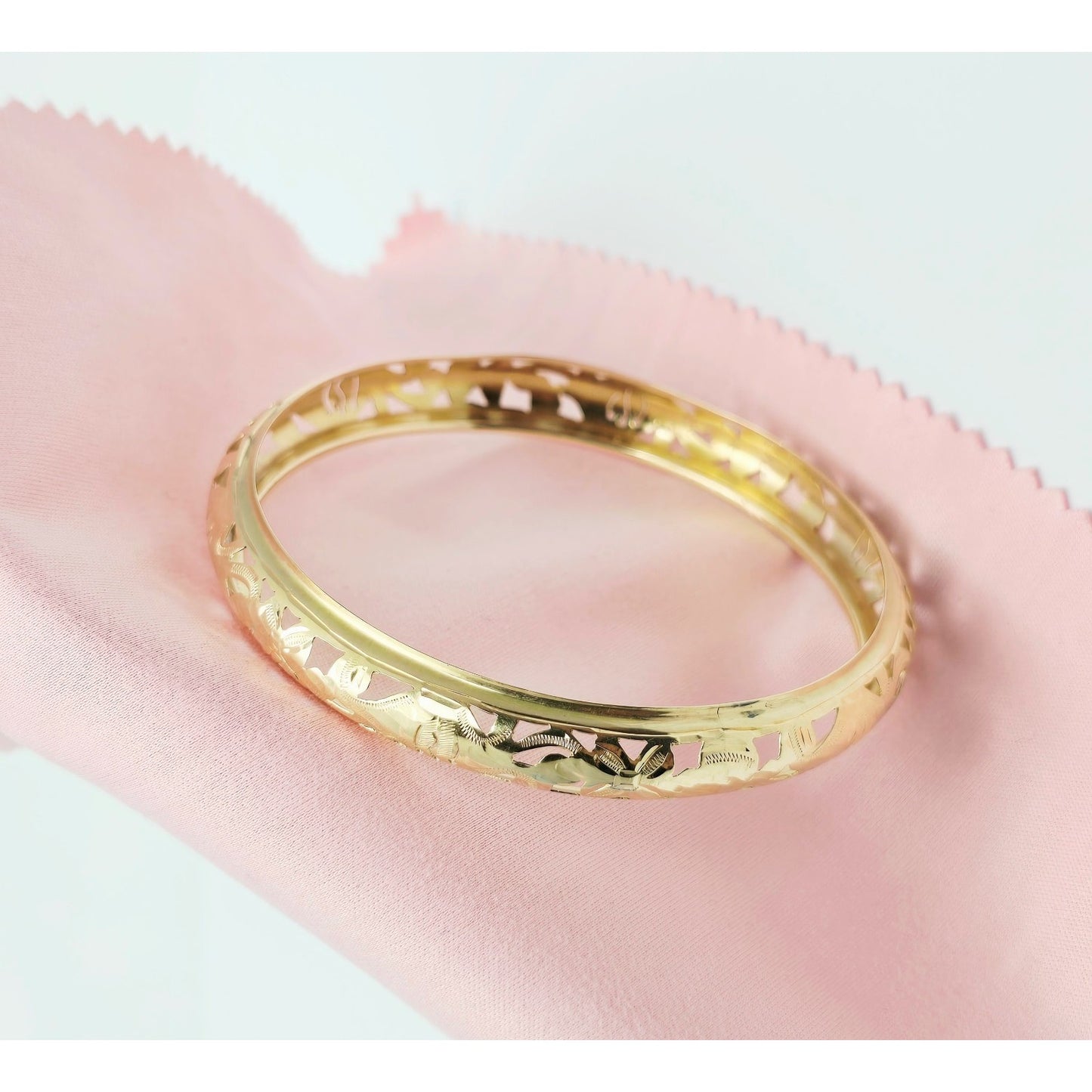 14K Yellow Gold Floral Engraved Bangle Bracelet