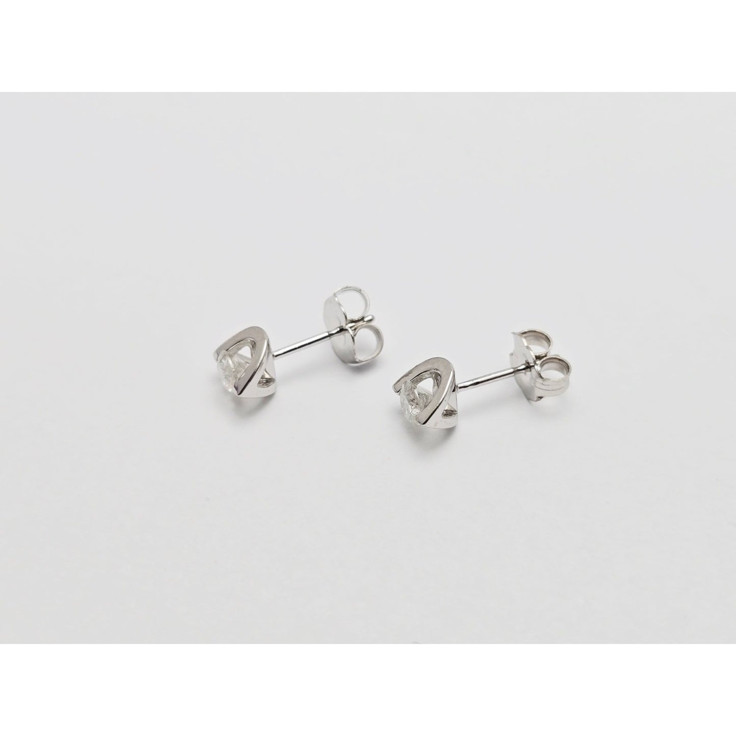 14K White Gold Round Cut Diamond Stud Earrings