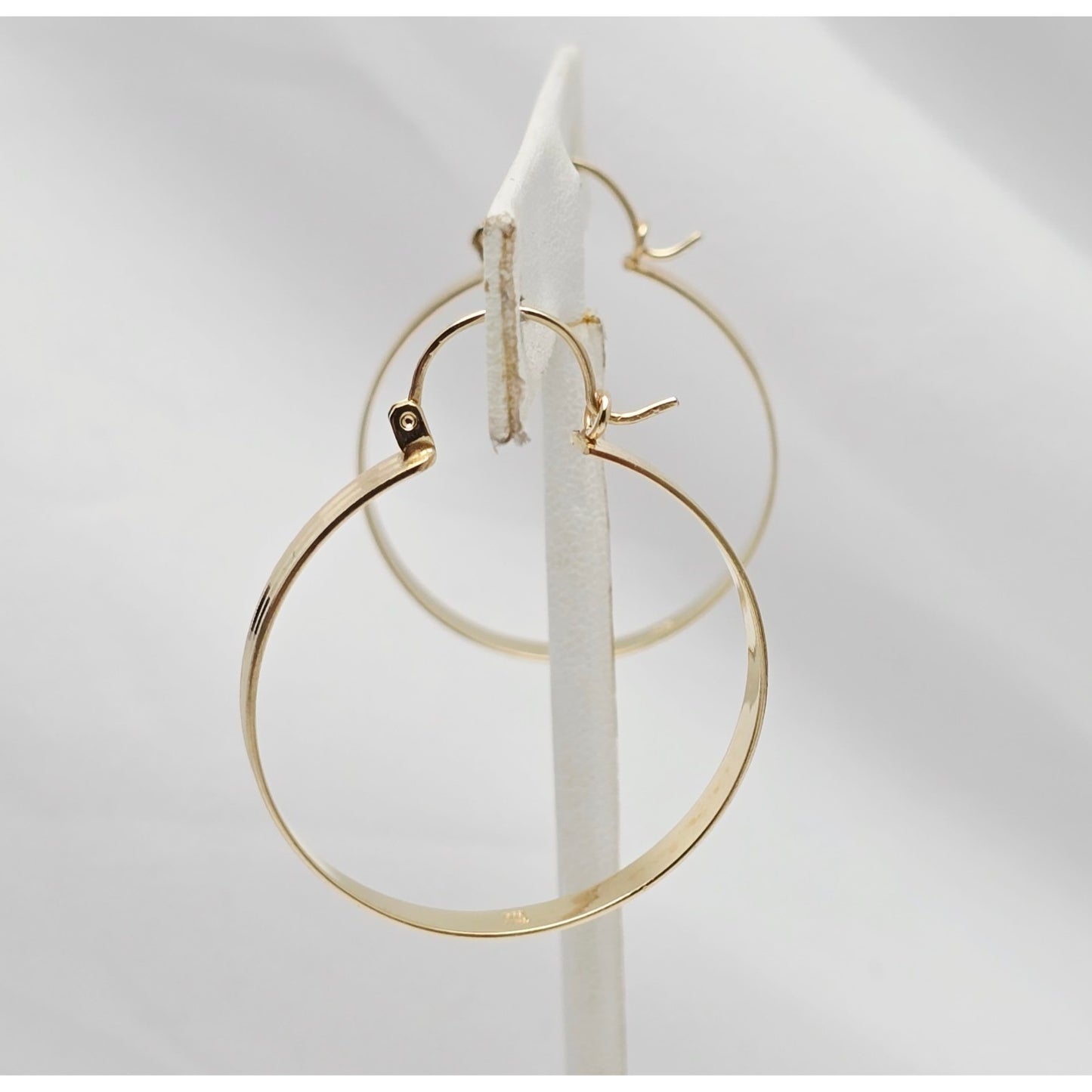 Medium 14K Yellow Gold Diamond Cut Round Hoop Earrings