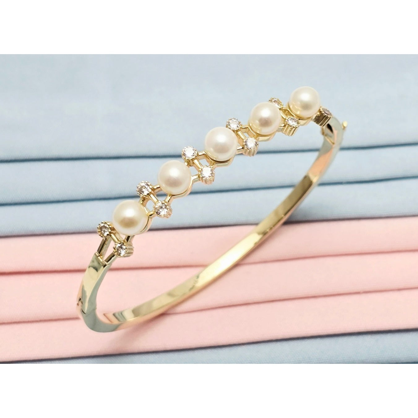 14K Yellow Gold Pearl & CZ Bangle Bracelet