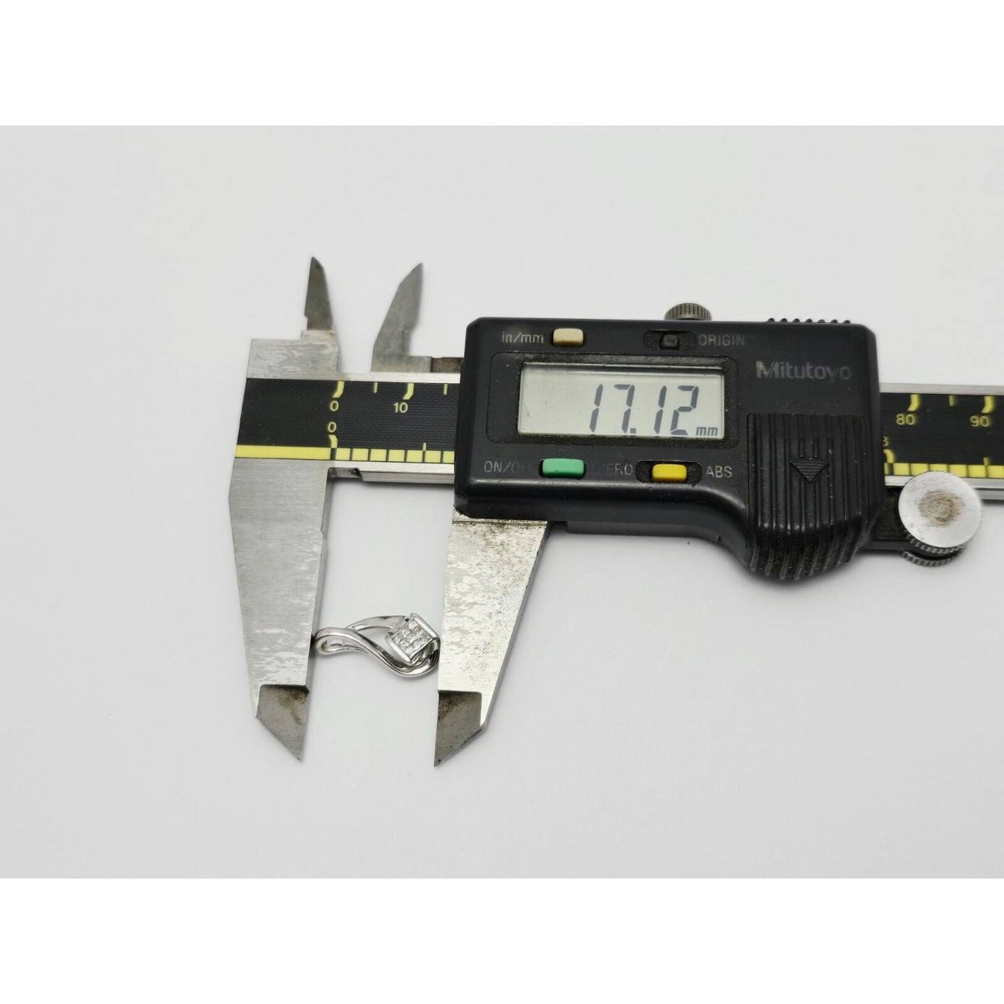 10K White Gold Rhombus Diamond Charm Pendant