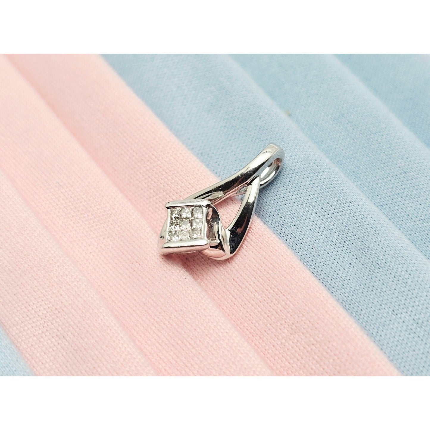 10K White Gold Rhombus Diamond Charm Pendant