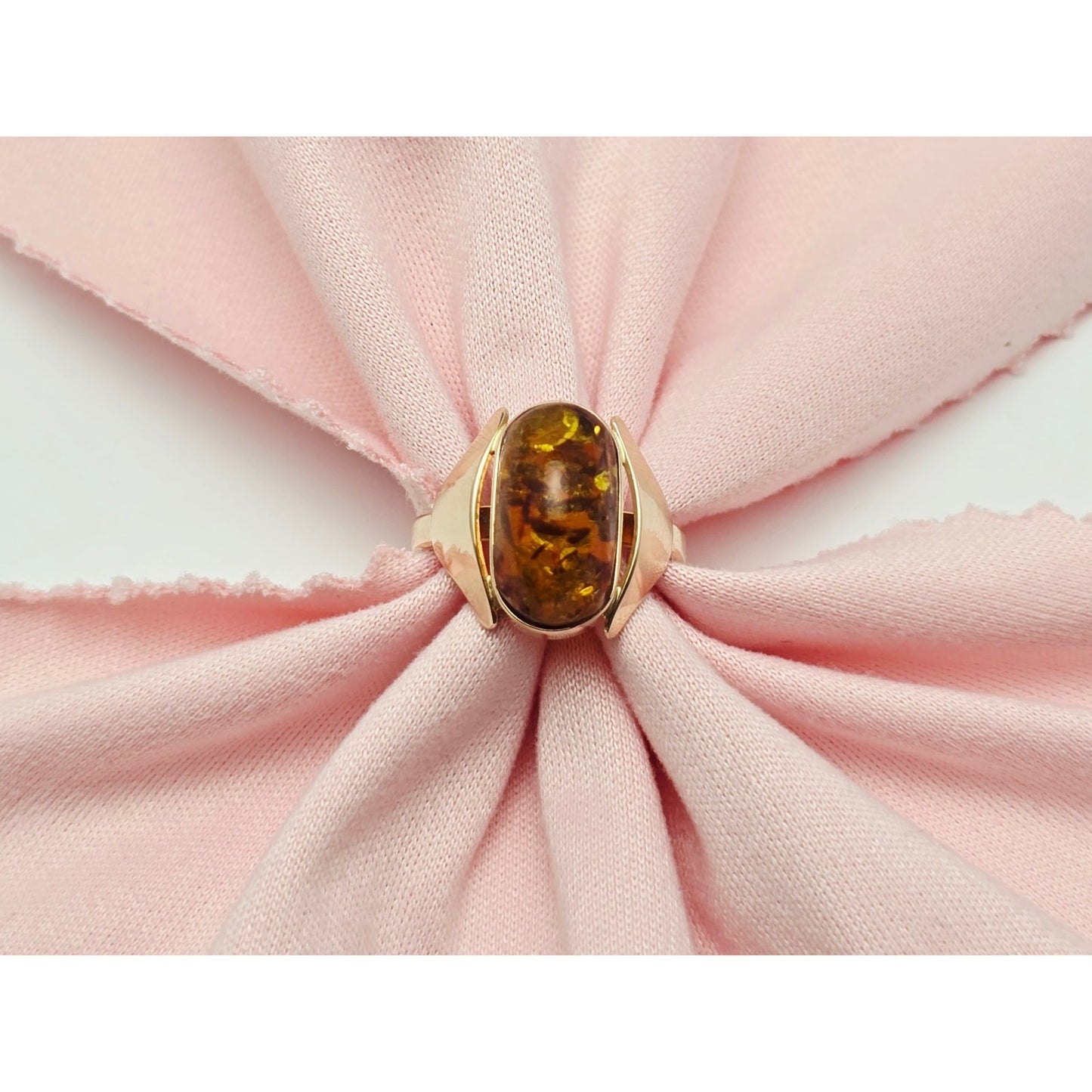 Vintage 14K Rose Gold Oval Amber Ring