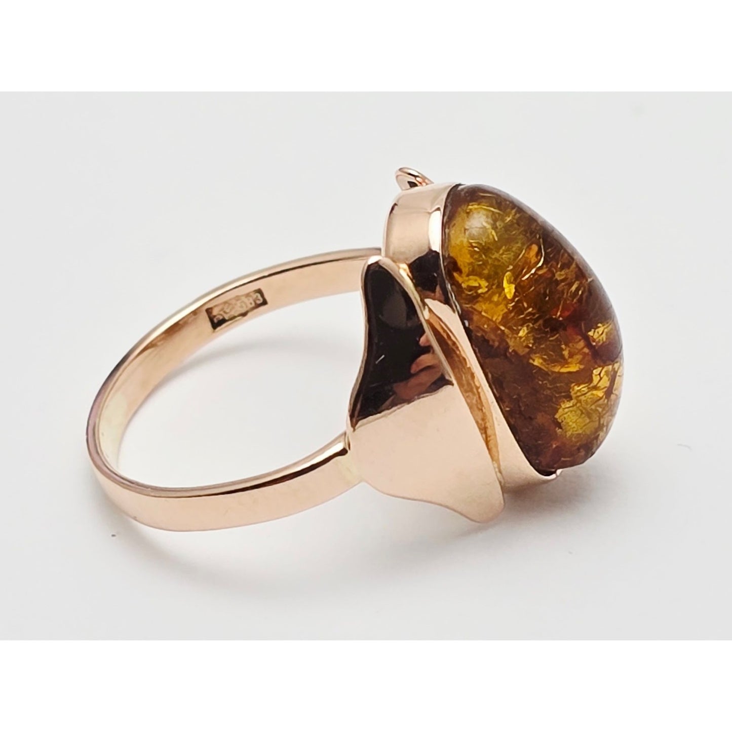 Vintage 14K Rose Gold Oval Amber Ring