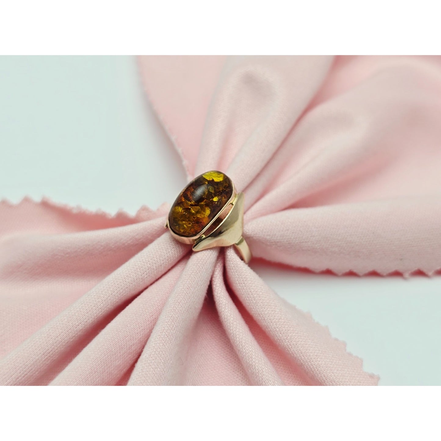 Vintage 14K Rose Gold Oval Amber Ring