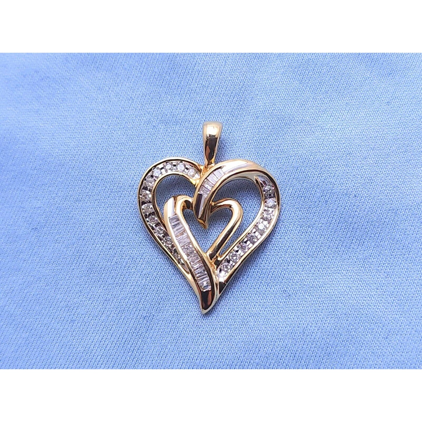 10K Yellow Gold Heart Round Diamond Charm Pendant